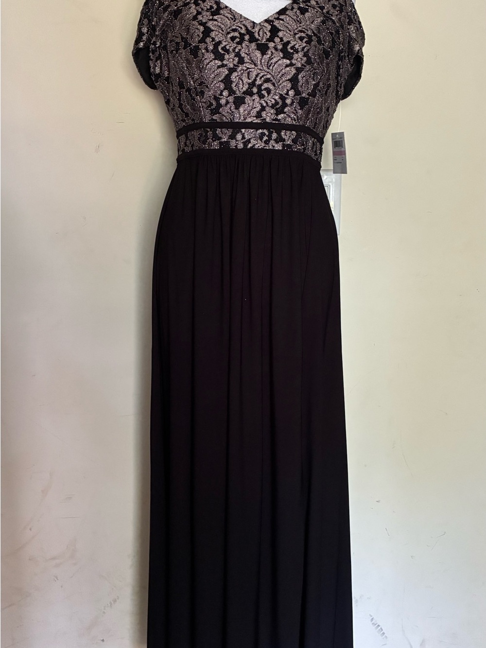 NWT Nightway Glitter Lace Keyhole Maxi Gown Black Taupe Formal Evening - Picture 1 of 10